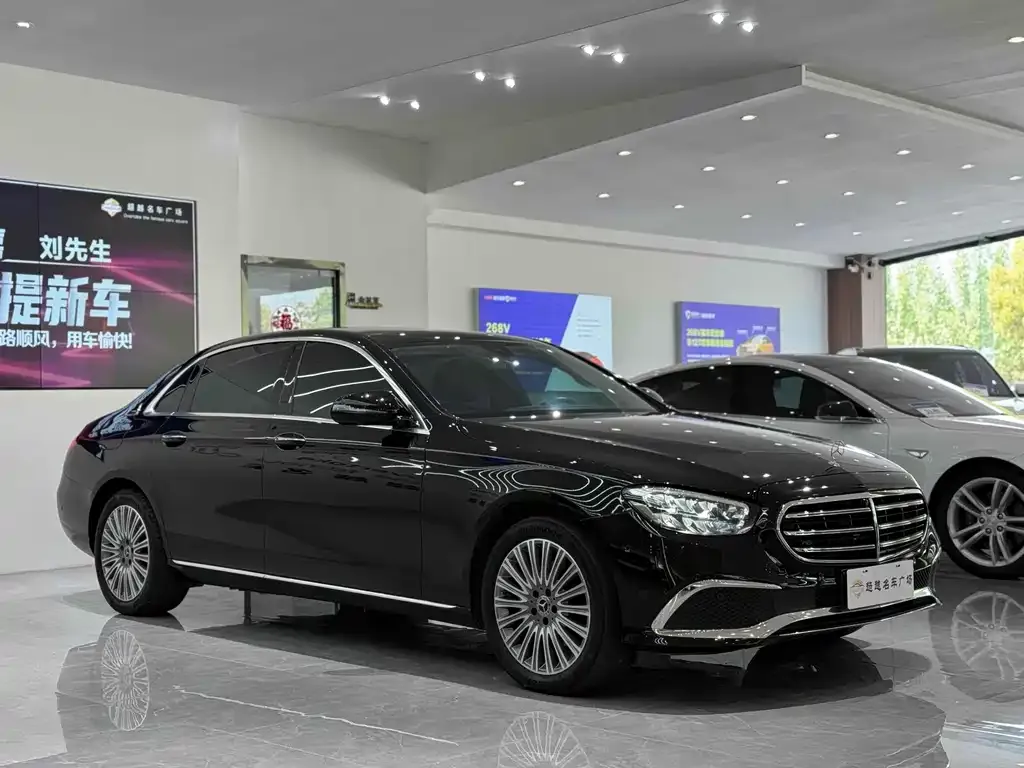 Mercedes-Benz E-Class — фото 9
