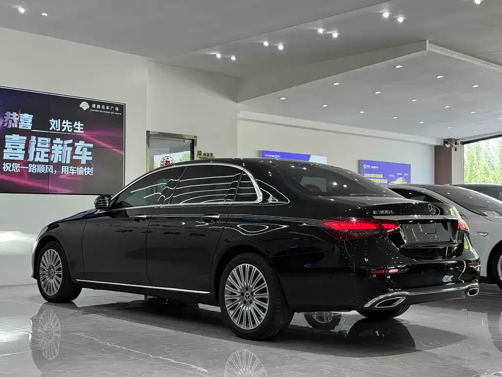 Mercedes-Benz E-Class — фото 10
