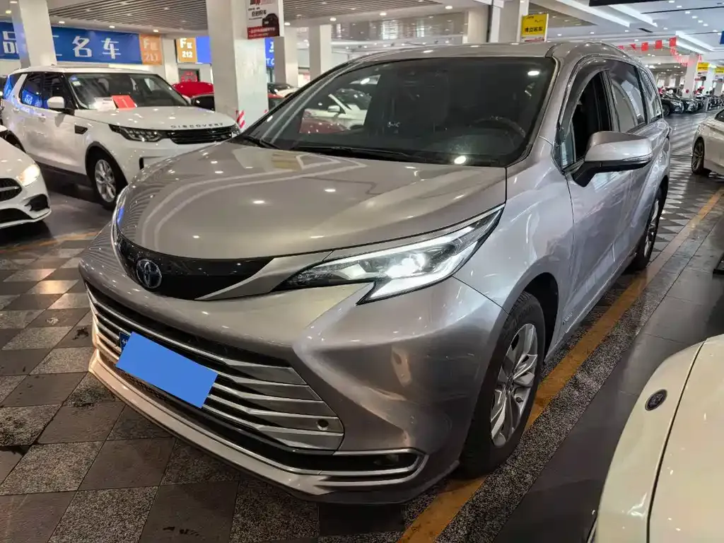 Toyota Sienna 2022 из CN, фото 1