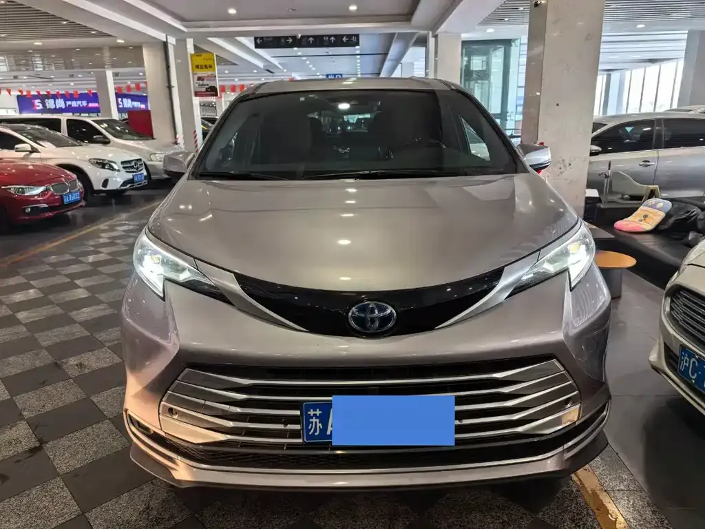 Toyota Sienna 2022 из CN, фото 10