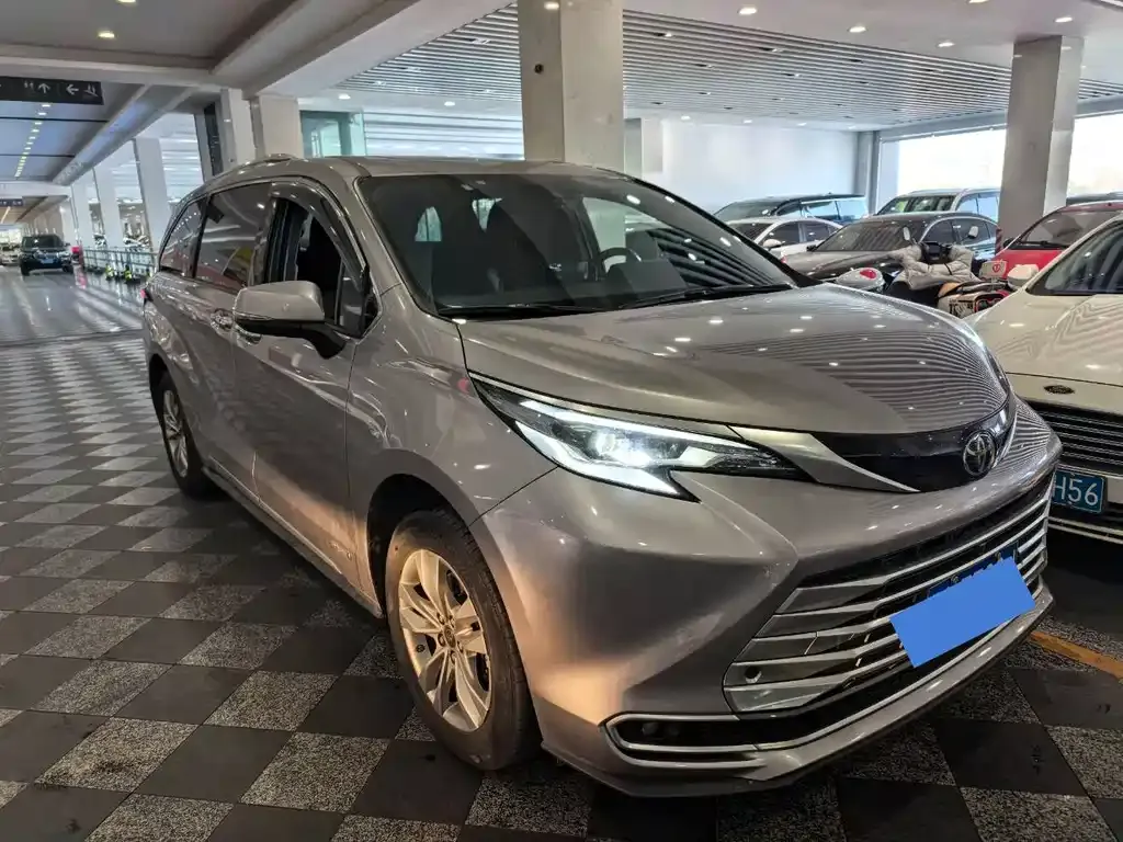 Toyota Sienna 2022 из CN, фото 6