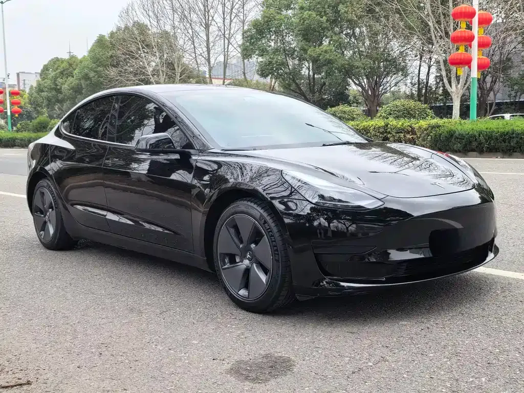 Tesla Model 3 — фото 9