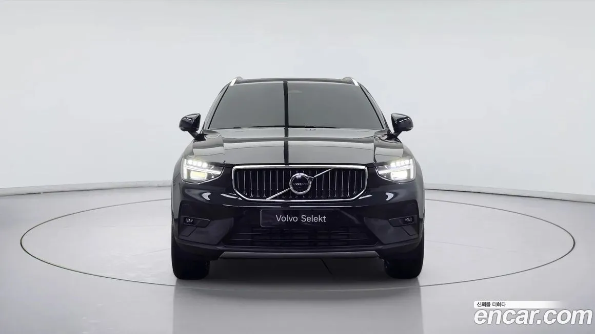 Volvo XC40 — фото 5