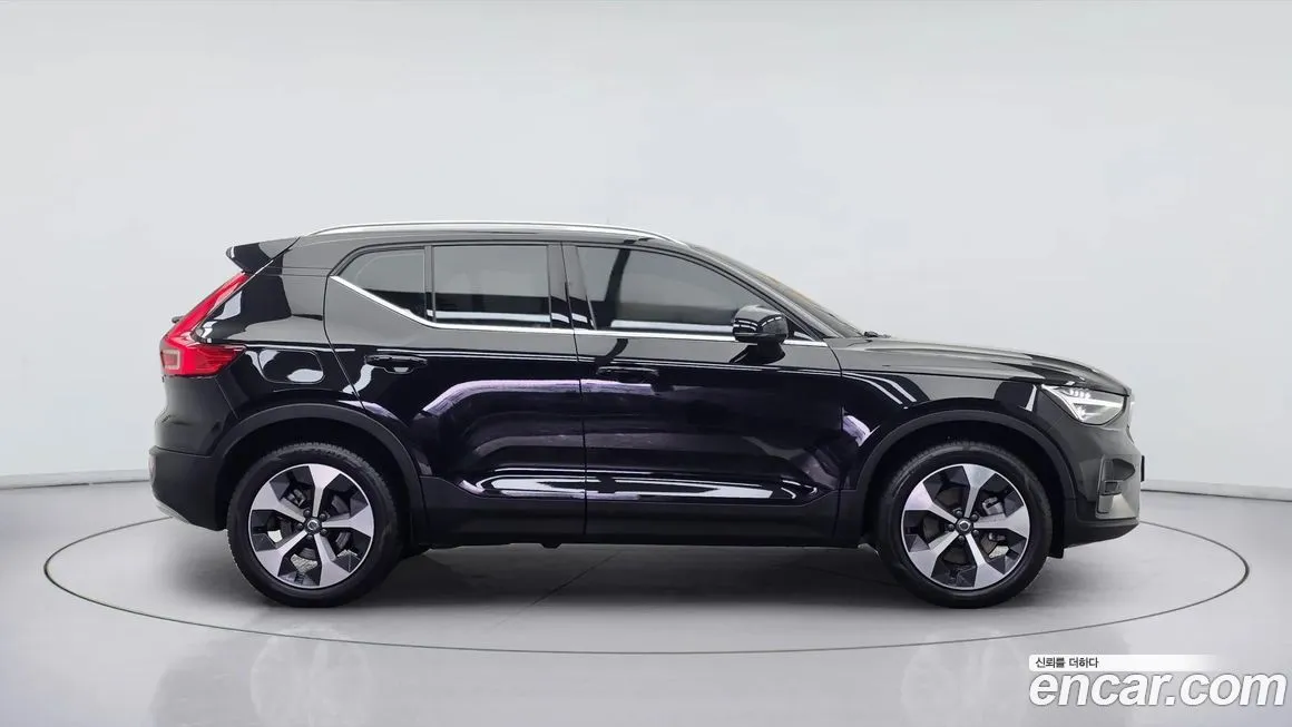 Volvo XC40 — фото 2