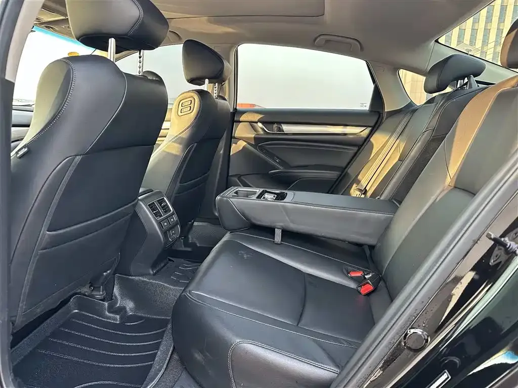 Honda Accord 2021 из CN, фото 4