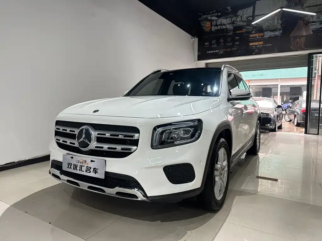 Mercedes-Benz GLB — фото 1
