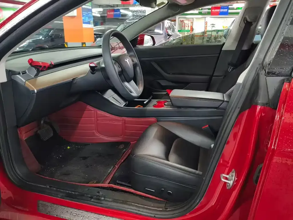Tesla Model 3 — фото 2