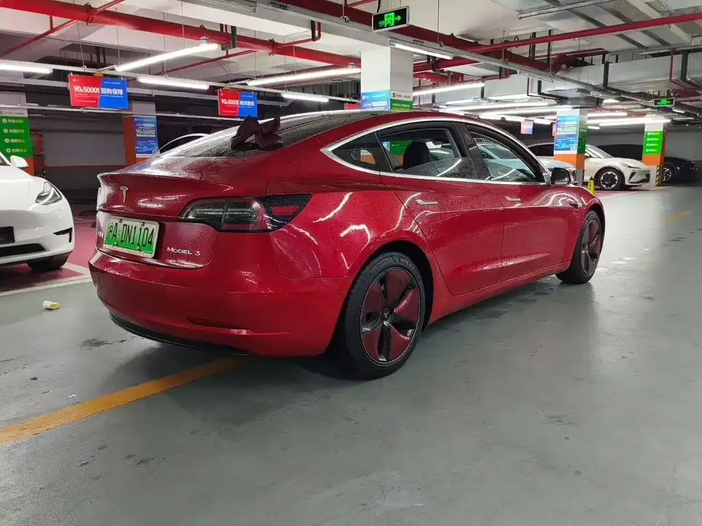 Tesla Model 3 — фото 3