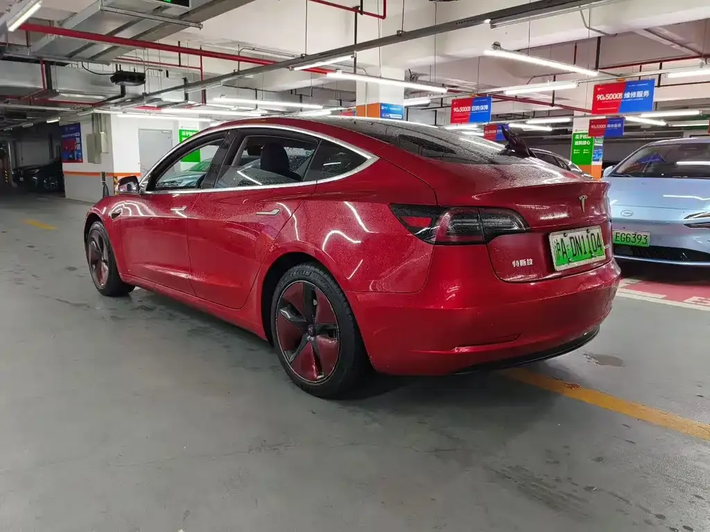 Tesla Model 3 — фото 5