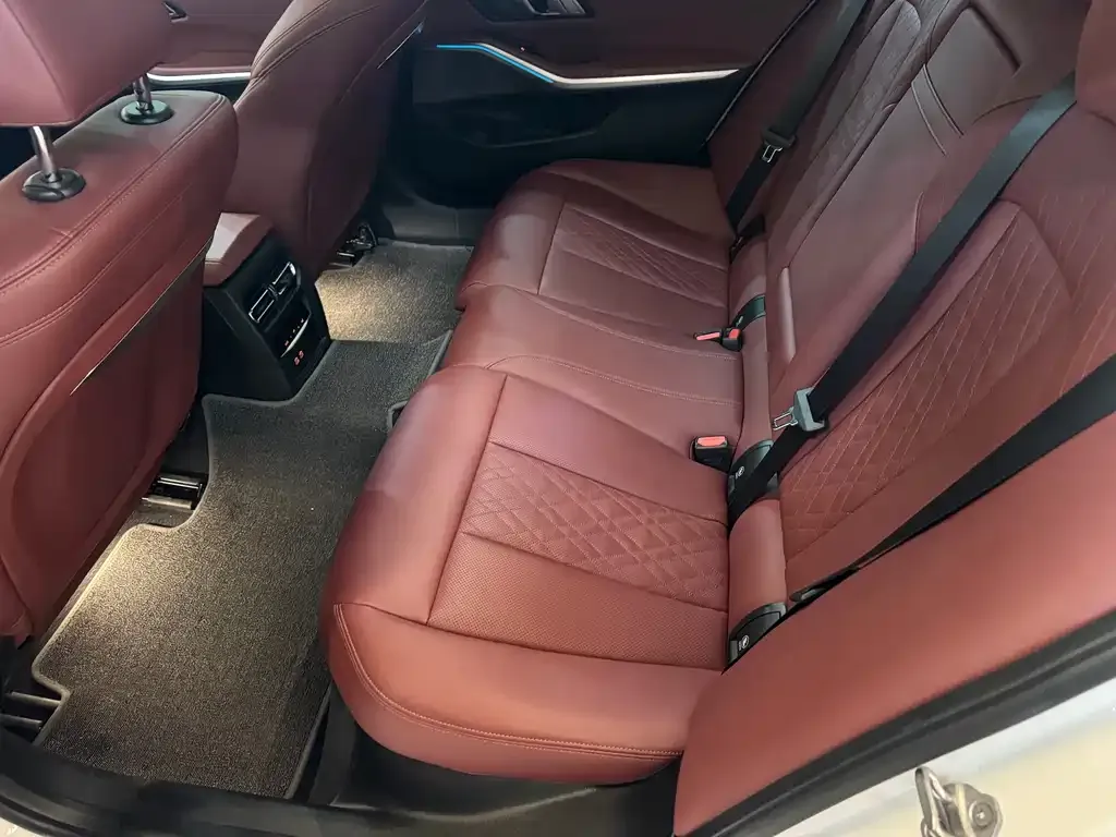 BMW i3 2024 из CN, фото 3