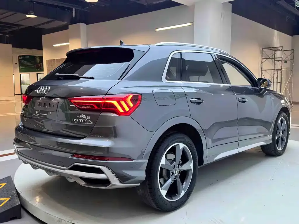 Audi Q3 — фото 10