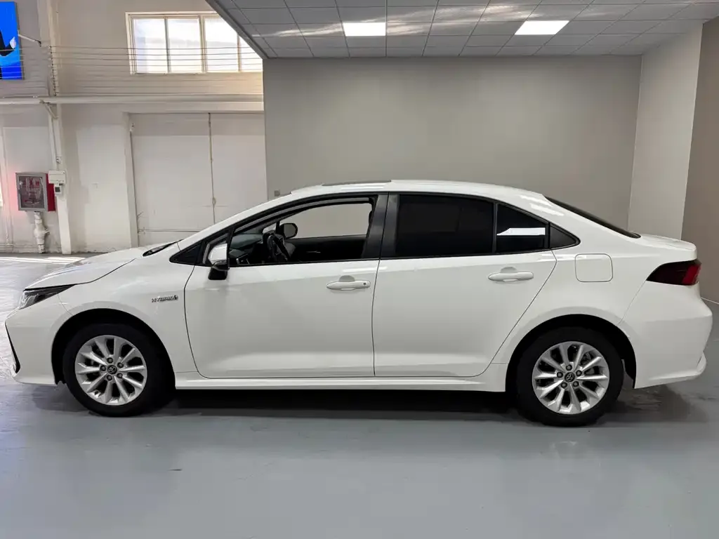 Toyota Corolla 2023 из CN, фото 2