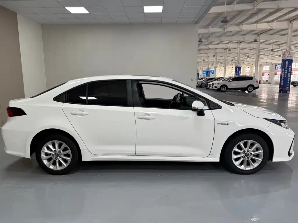 Toyota Corolla 2023 из CN, фото 9