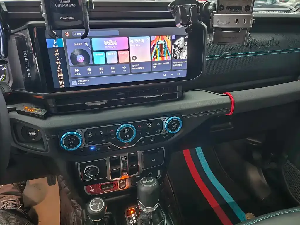 Jeep Wrangler PHEV 2025 из CN, фото 8