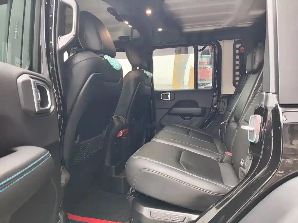 Jeep Wrangler PHEV 2025 из CN, фото 2