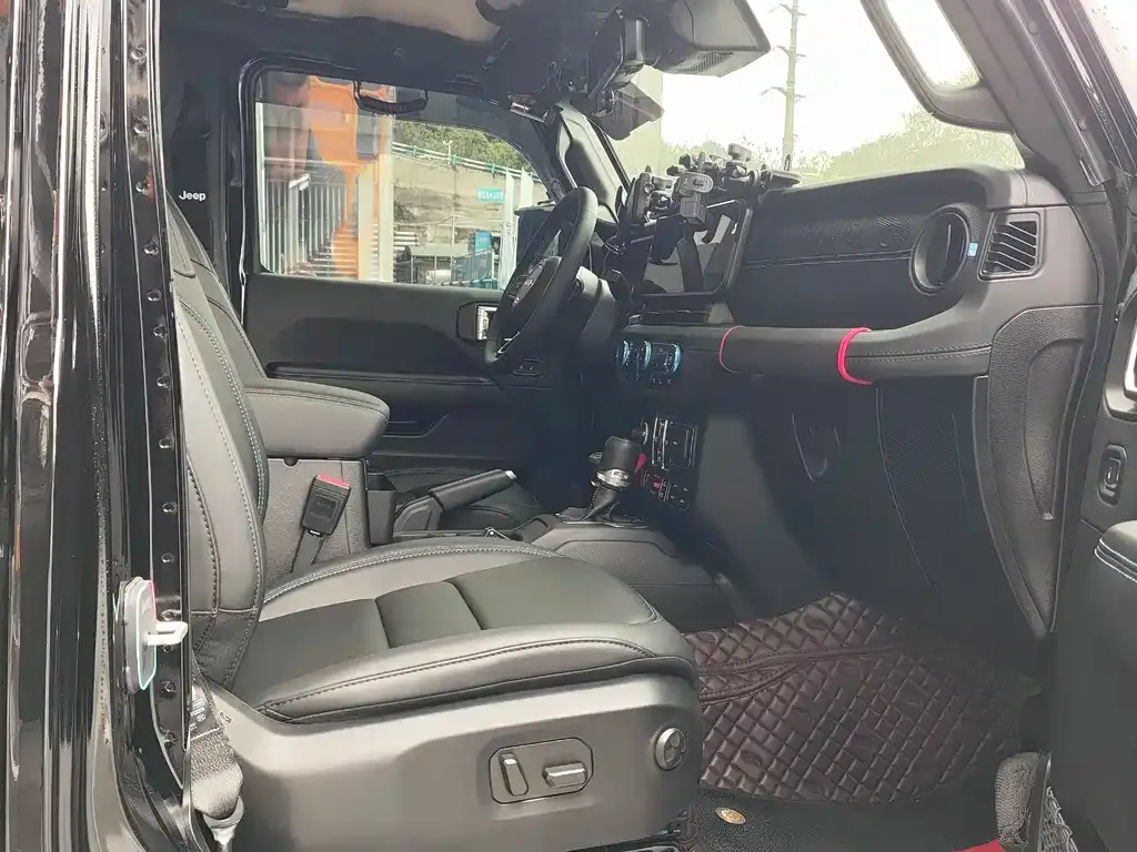 Jeep Wrangler PHEV 2025 из CN, фото 4