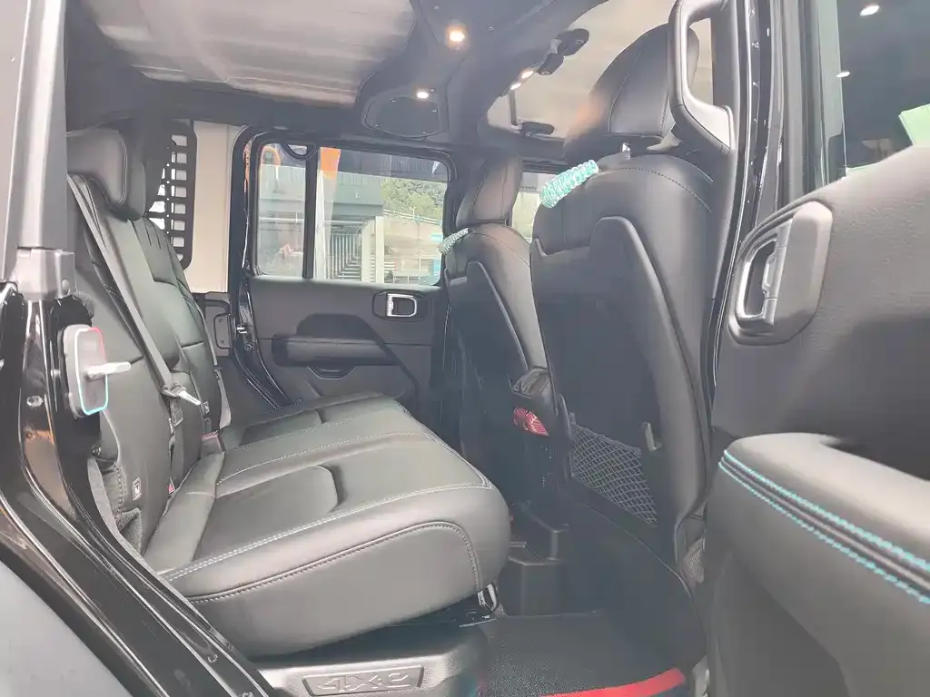 Jeep Wrangler PHEV 2025 из CN, фото 3