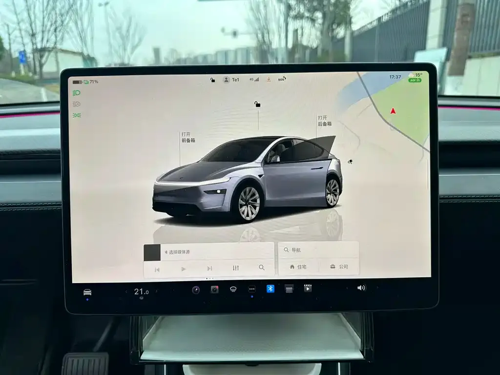 Tesla Model Y — фото 6