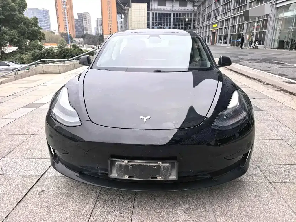 Tesla Model 3 — фото 8