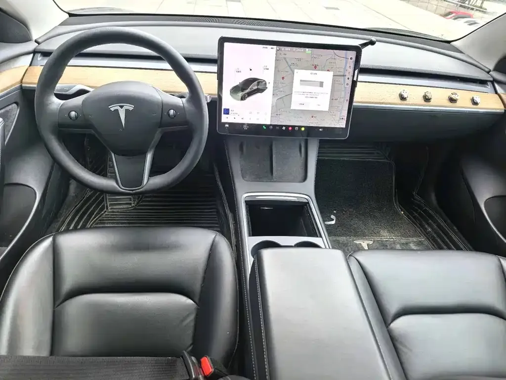 Tesla Model 3 — фото 5