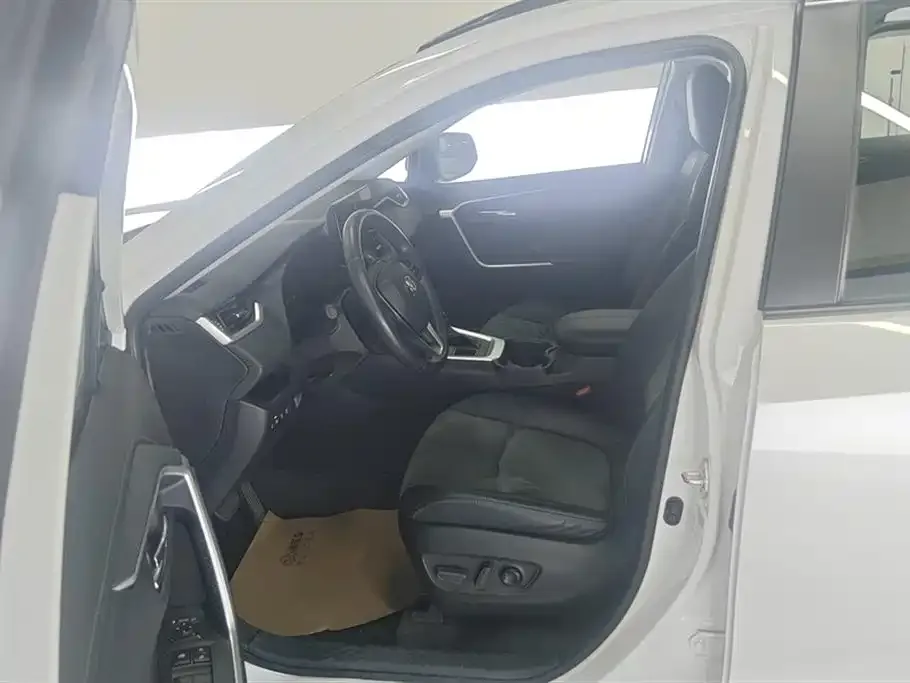 Toyota RAV4 2023 из CN, фото 6