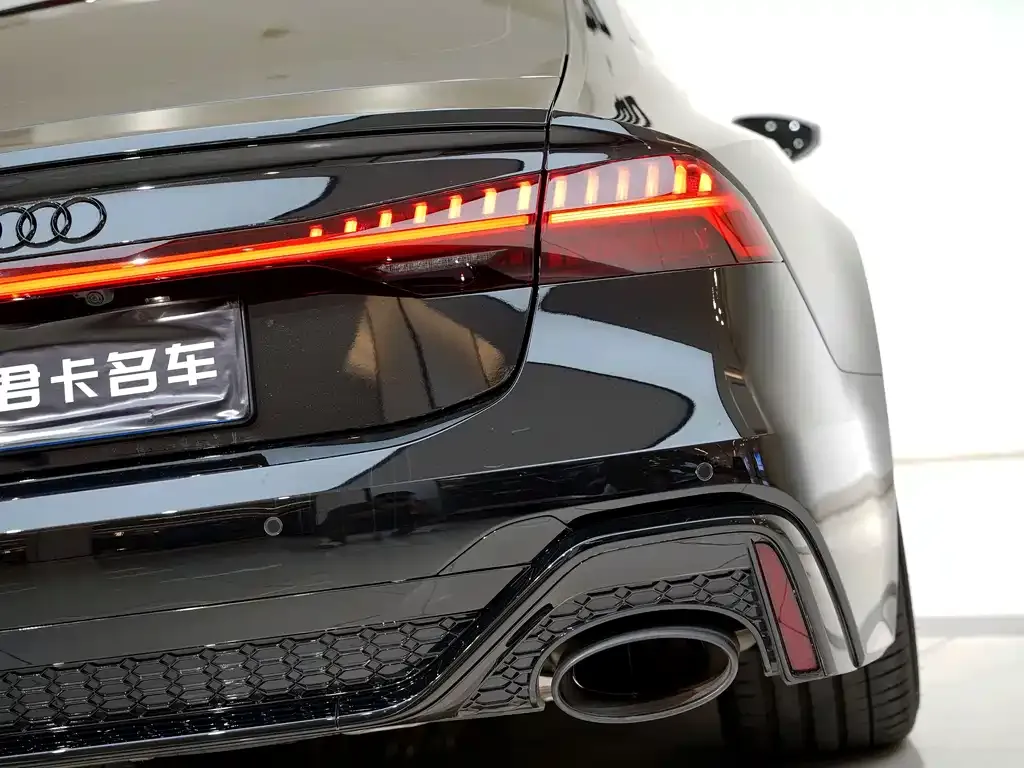 Audi RS 7 — фото 10