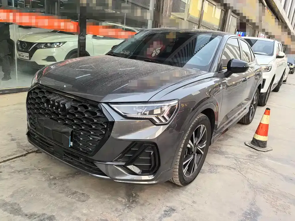 Audi Q3 Sportback 2023 из CN, фото 1