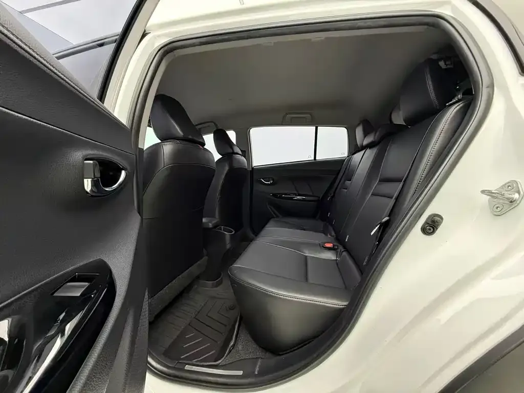 Toyota Yaris L 2023 из CN, фото 3