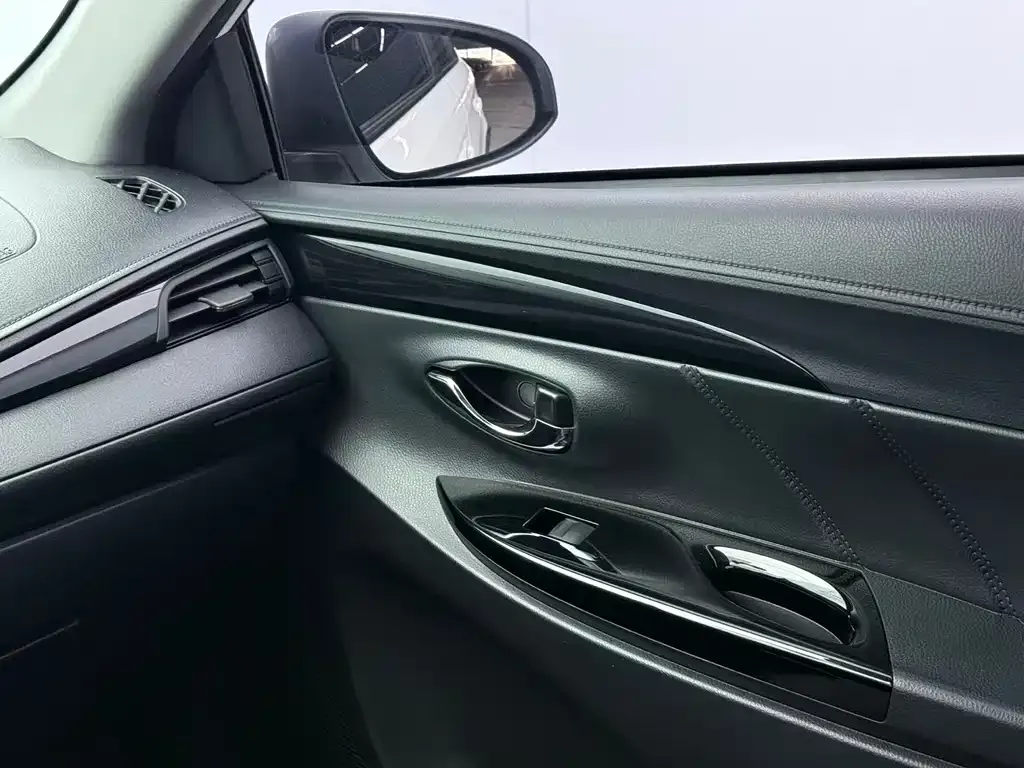 Toyota Yaris L 2023 из CN, фото 10