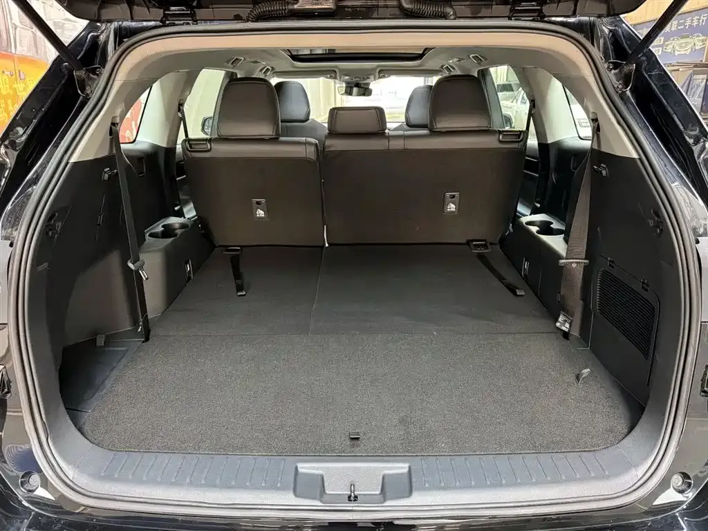 Toyota Highlander — фото 10