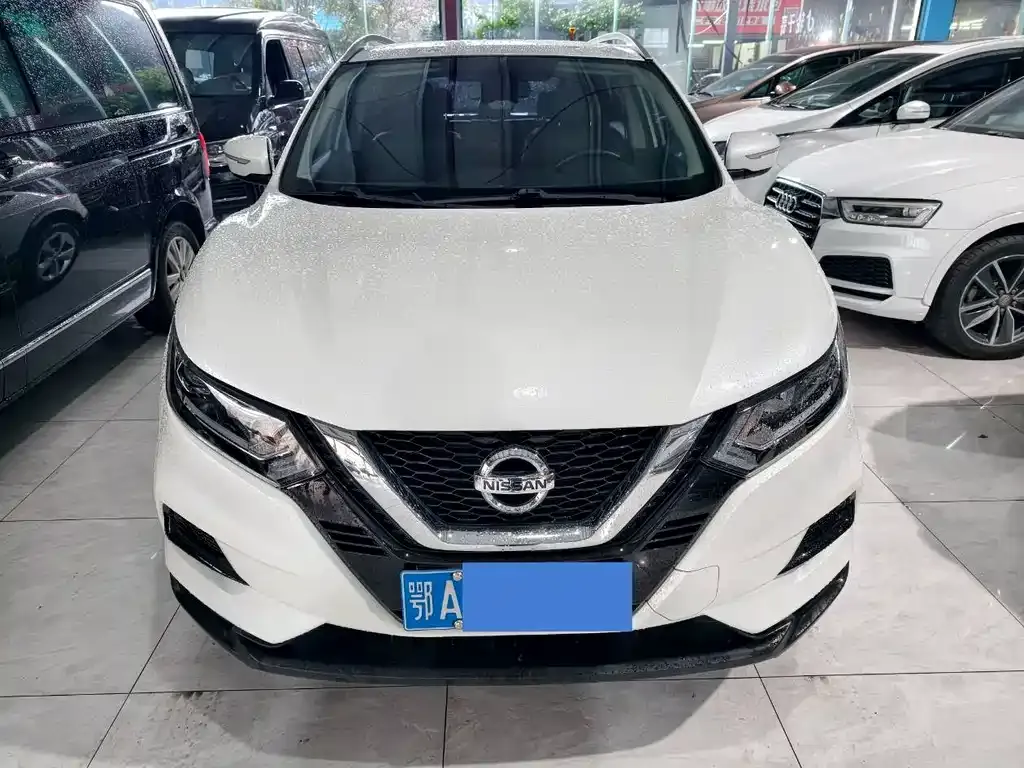 Nissan Qashqai — фото 1