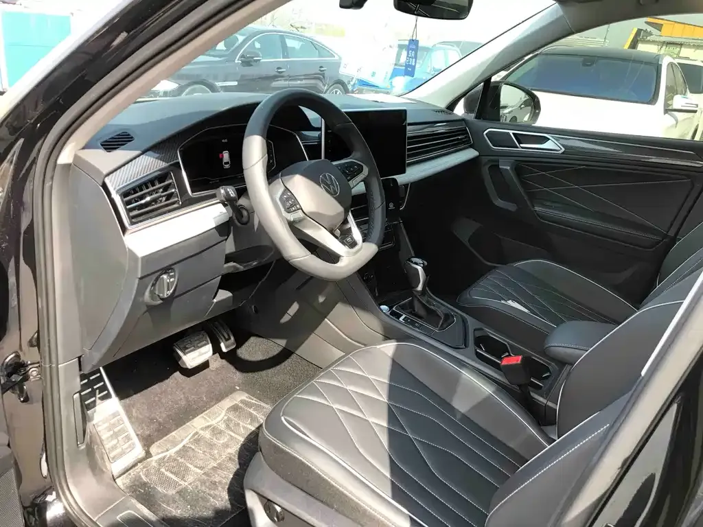 Volkswagen Tiguan L 2024 из CN, фото 10