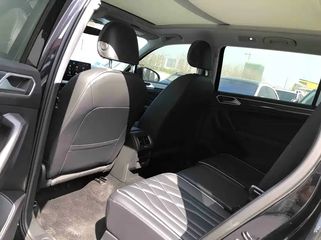 Volkswagen Tiguan L 2024 из CN, фото 3