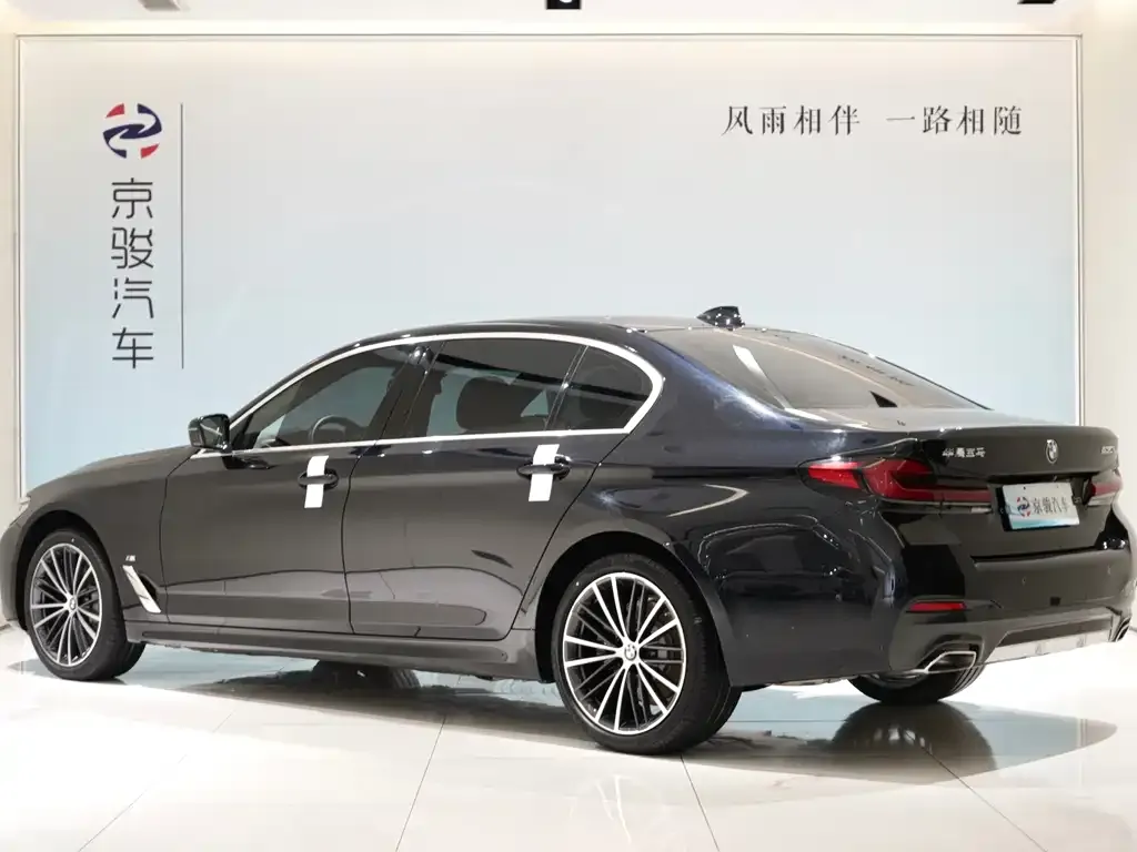 BMW 5 Series — фото 10