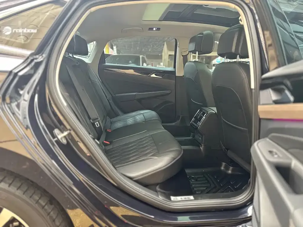 Volkswagen Passat — фото 3
