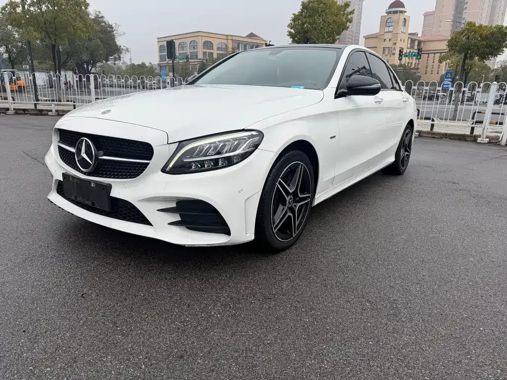Mercedes-Benz C-Class — фото 1