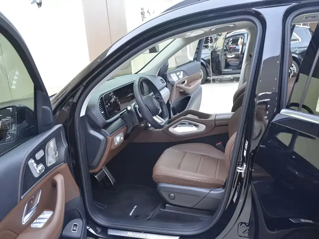 Mercedes-Benz GLS — фото 10
