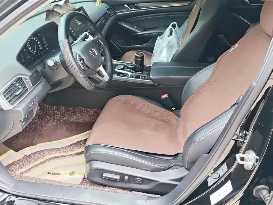Honda Accord — фото 10