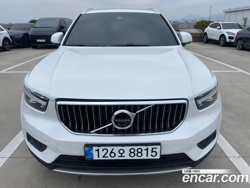 Volvo XC40 — фото 1