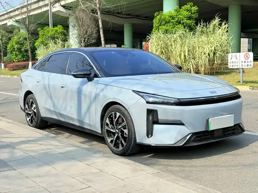 Geely Galaxy L6 — фото 10