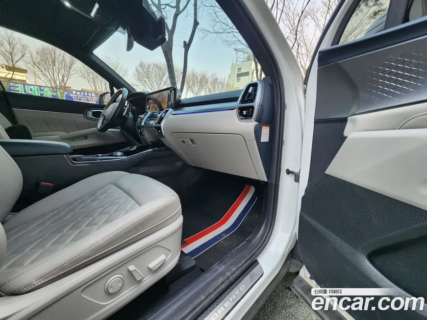 Kia Sorento — фото 9