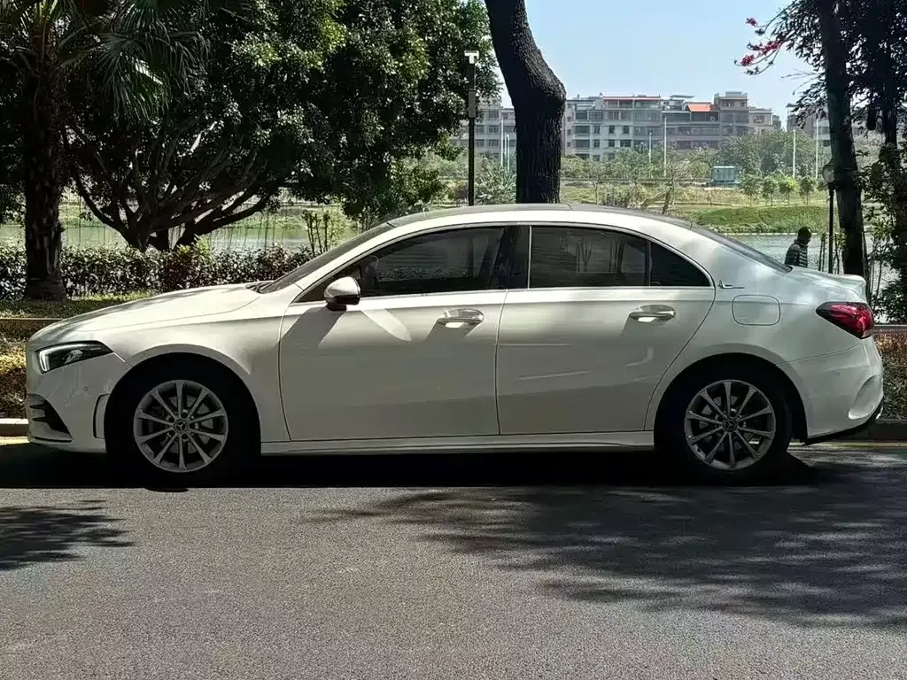 Mercedes-Benz A-Class — фото 6
