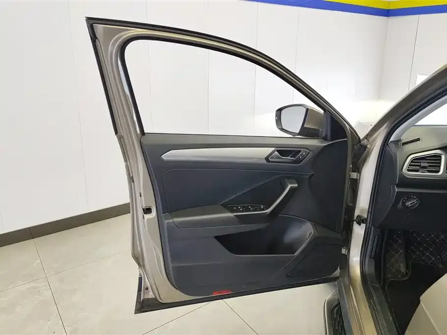 Volkswagen T-Roc 2021 из CN, фото 8