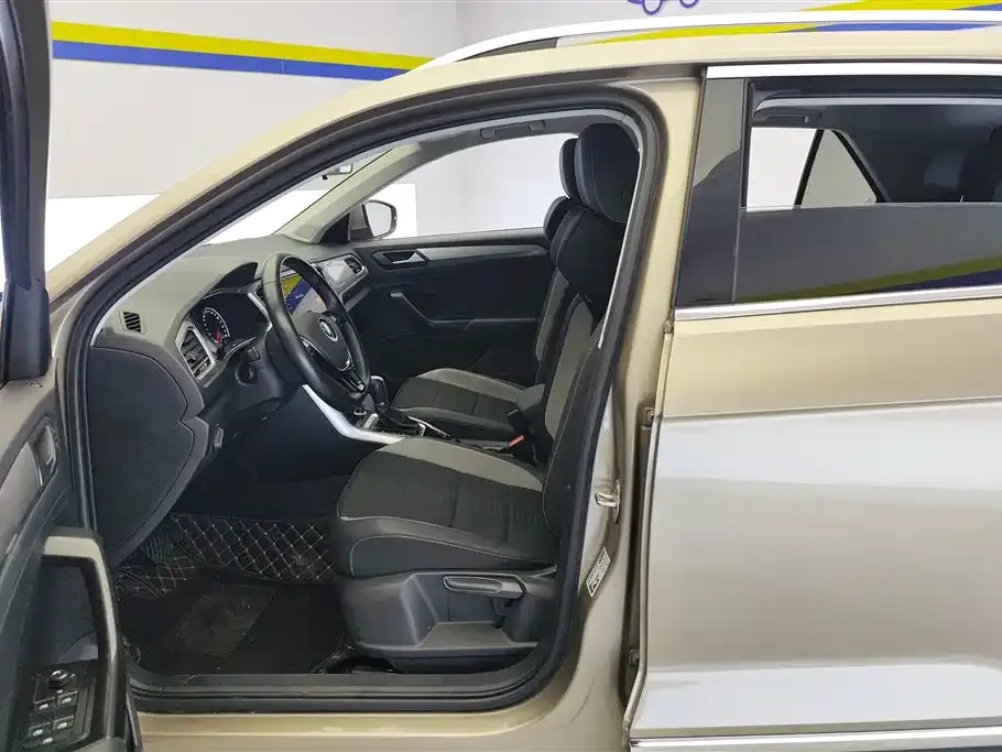 Volkswagen T-Roc 2021 из CN, фото 4