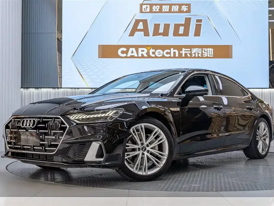 Audi A7L — фото 1