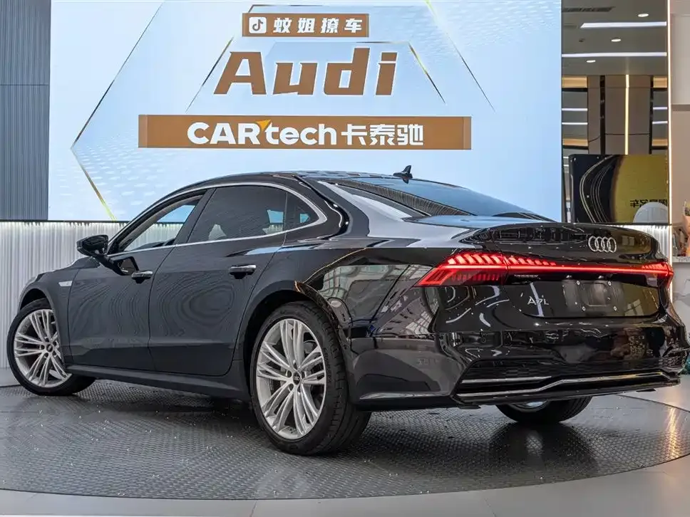Audi A7L — фото 6