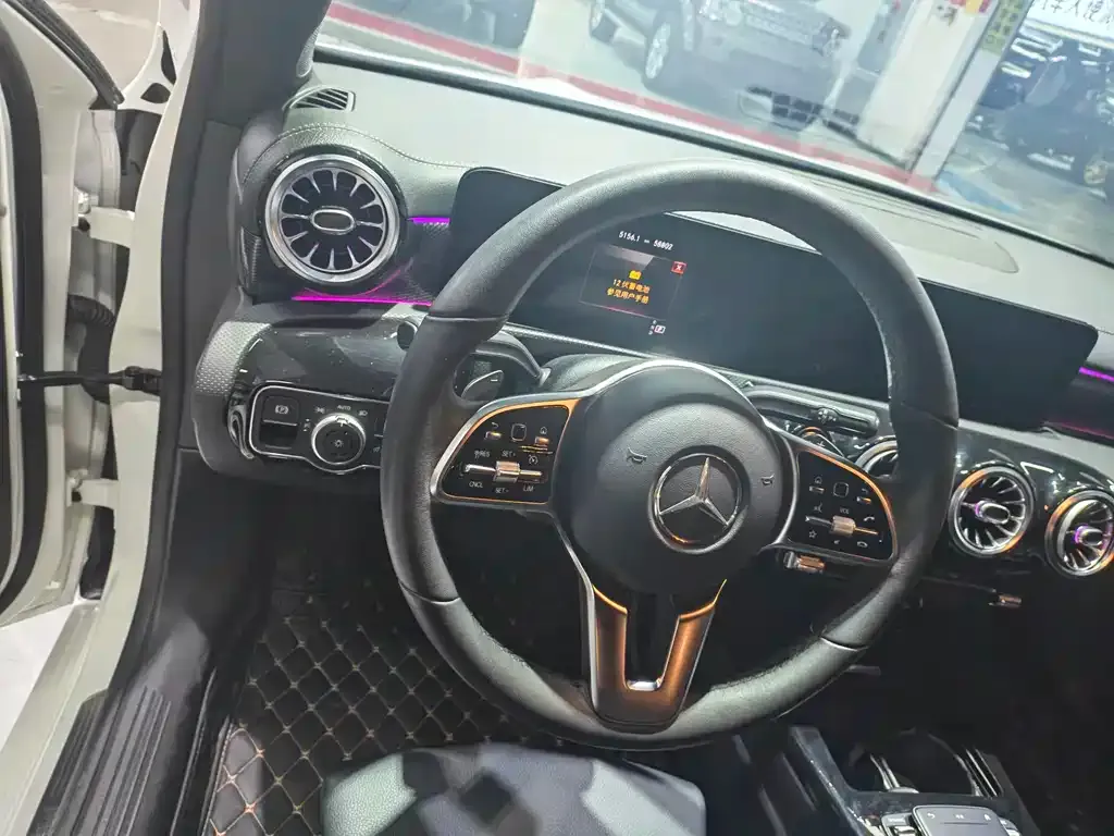 Mercedes-Benz A-Class 2023 из CN, фото 7