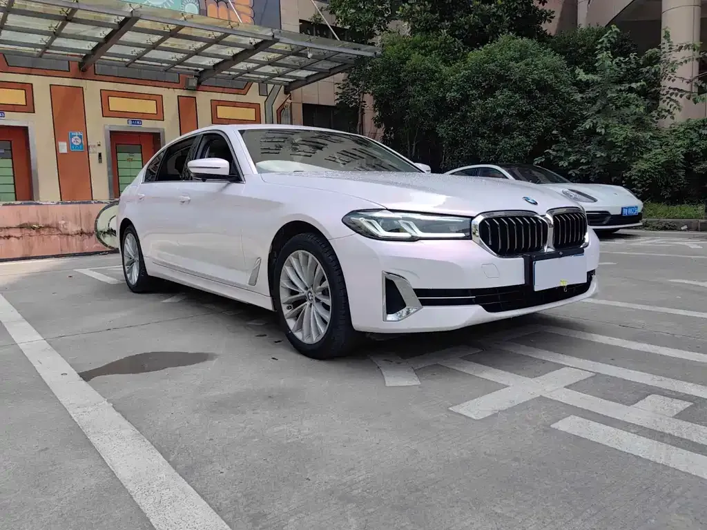 BMW 5 Series — фото 10