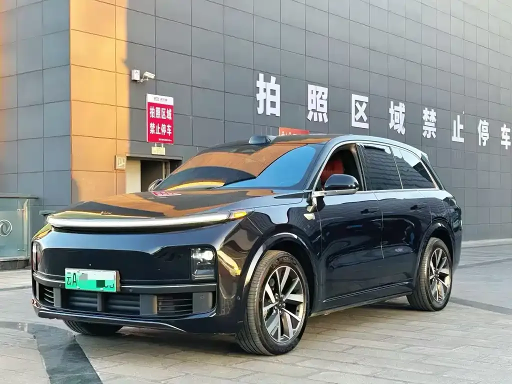 Li Auto L8