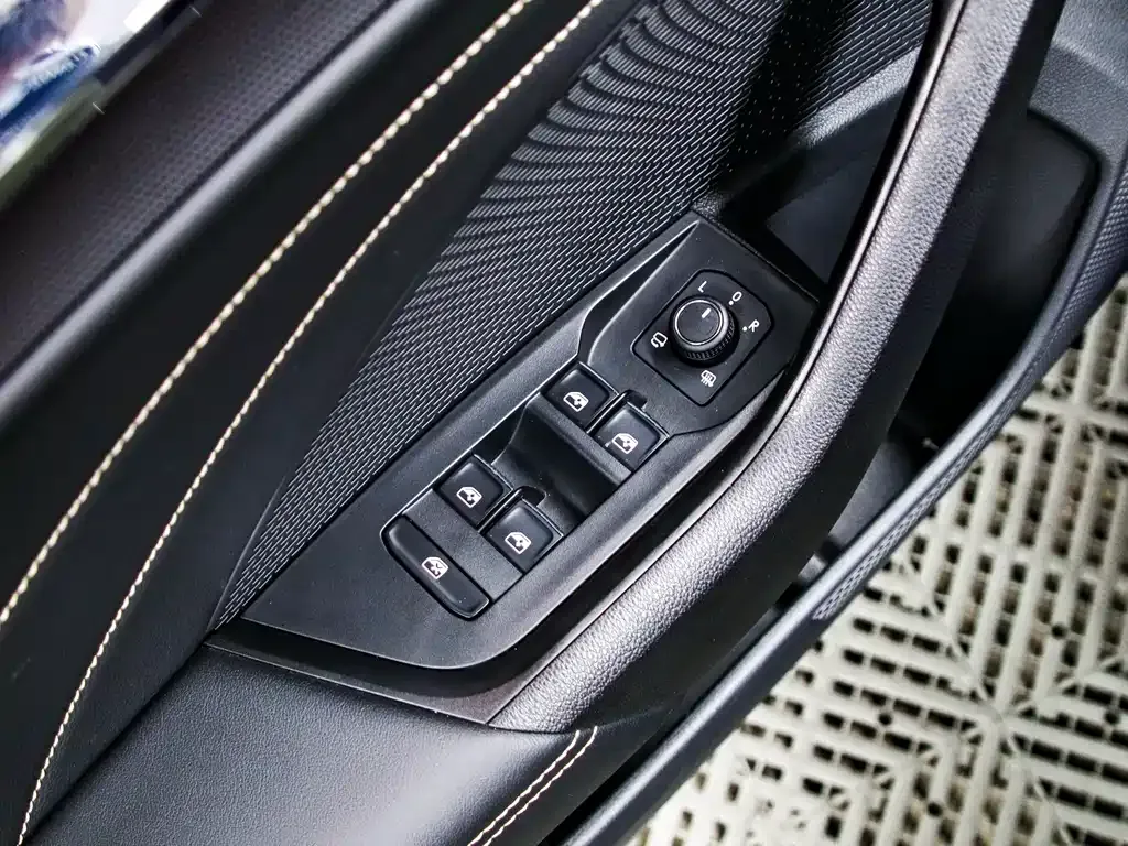 Skoda Octavia 2023 из CN, фото 4